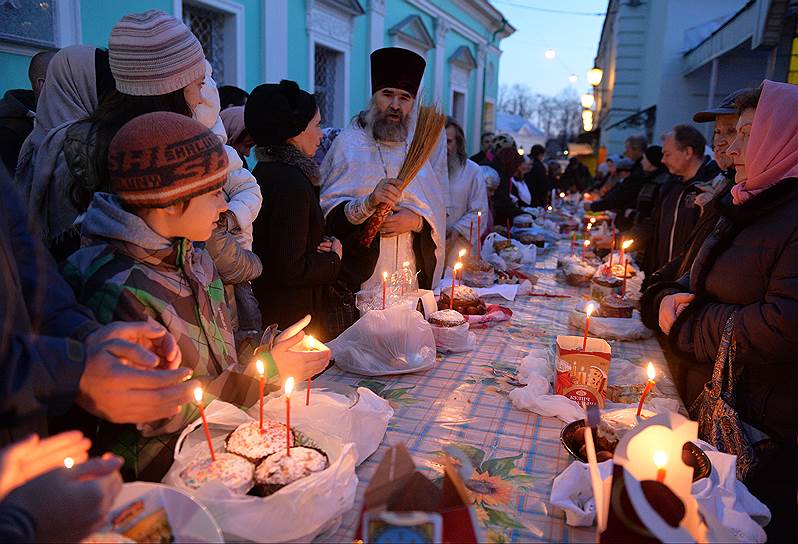 Крестный ход и пасхальная служба в Елоховском Соборе 