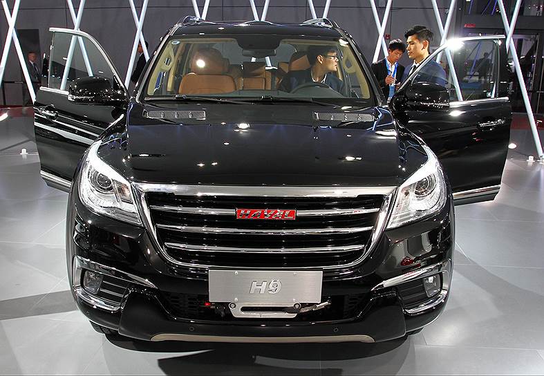 Полноразмерный внедорожик Haval H9 в ближайшее время начнет продаваться в России. Точные цены еще неизвестны, но вероятнее всего он станет самым дорогим китайским автомобилем, из продающихся в РФ