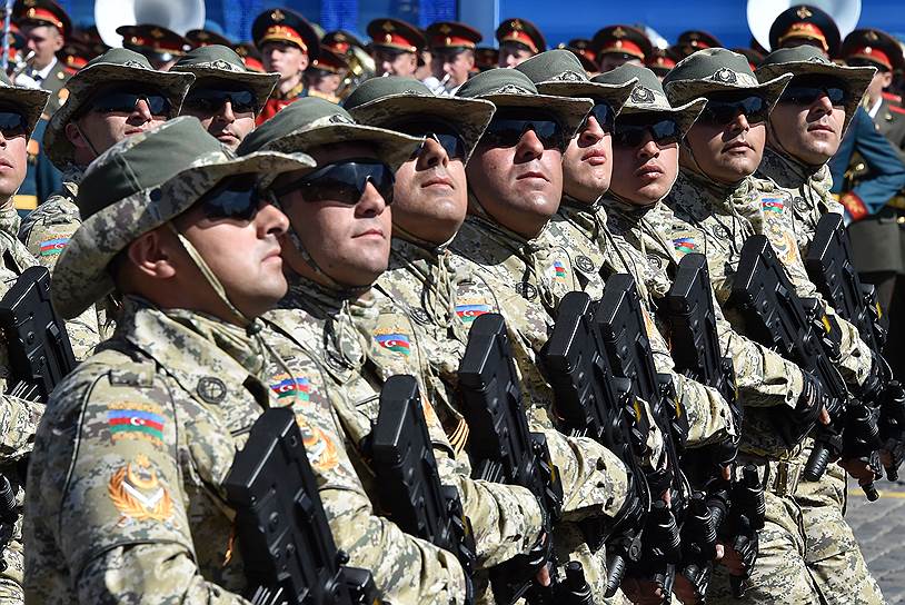 В ходе репетиции по Красной площади прошли более 16 тыс. военнослужащих