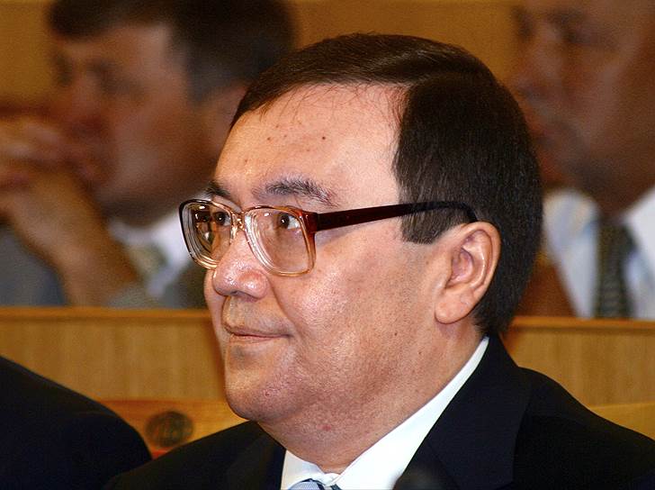 19 мая. В Австрию поступил и был принят к производству запрос Генеральной прокуратуры России об экстрадиции бывшего генерального директора компании «Башнефть» Урала Рахимова (на фото), заочно обвиняемого Следственным комитета России (СКР) в присвоении акций предприятий башкирского ТЭКа и их последующем отмывании