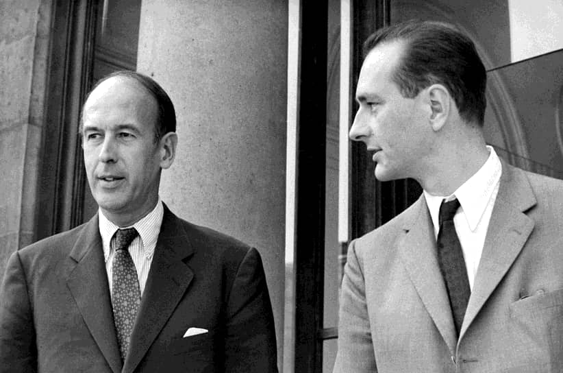 Победой на выборах 1974 года Валери Жискар д’Эстен во многом обязан мощной поддержке голлистской партии. Среди его активных сторонников был и министр сельского хозяйства того времени Жак Ширак (на фото справа). В новом правительстве он возглавил МВД, а позже и сам кабинет. Их политический союз продлился всего два года. После своей отставки в 1976 году Ширак избрался мэром Парижа. Пять лет спустя Ширак вступил в борьбу за Елисейский дворец, но оказался лишь третьим. В преддверии второго тура, Ширак призвал своих сторонников не голосовать за переизбрание Жискара, тем самым предопределив исход выборов. В результате новым хозяином Елисейского дворца в 1981 году стал Франсуа Миттеран