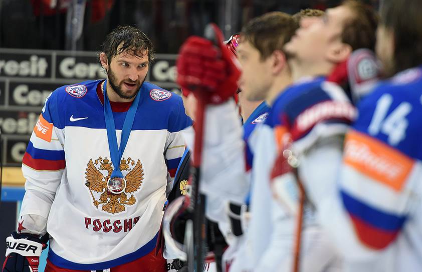 1 место: сборная России по хоккею (12 очков) Второе место на чемпионате мира в Чехии
