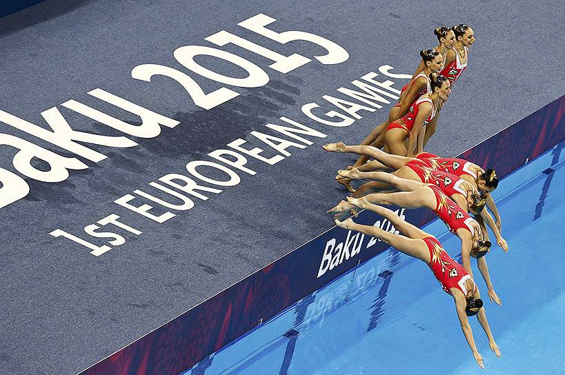 На Европейских играх, проходивших в Баку с 12 по 28 июня, наша юниорская сборная по синхронному плаванию выиграла золото во всех четырех программах: соло, дуэте, групповой и комбинации 