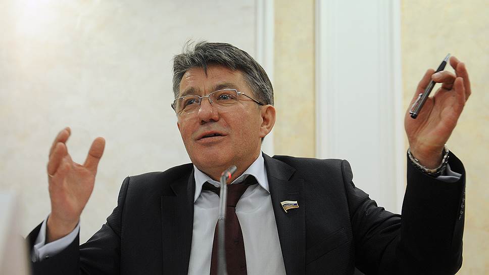 глава комитета Совета федерации по безопасности и обороне Виктор Озеров