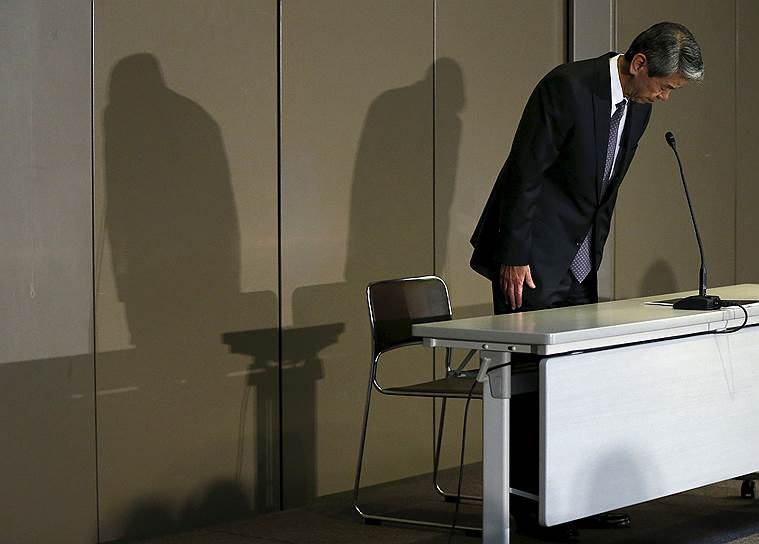 Генеральный директор и президент Toshiba Хисао Танака  