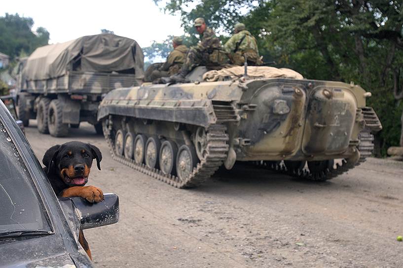 Военная техника 58-й армии России в селе Джава Южной Осетии