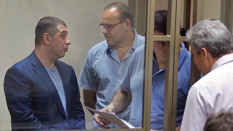 Как экс-депутат остался без защиты 