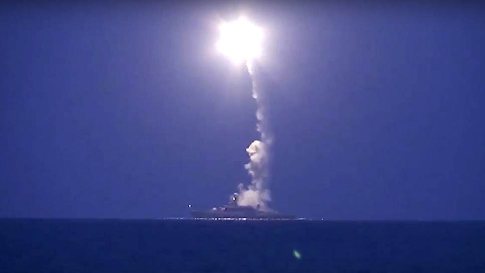 Воздушную операцию разбавили морской