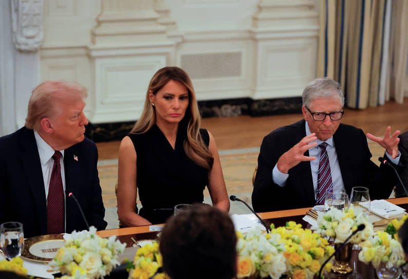 С президентом США Дональдом Трампом и первой леди Меланией Трамп на закрытом ужине для лидеров технологических компаний и бизнеса в Белом доме, 2025 год 