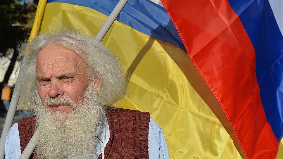 Россияне считают, Украина должна рассчитаться по кредитам