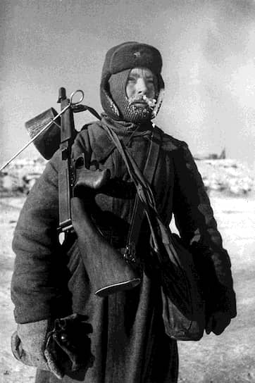 Из письма политрука Николая Данилова: «25 октября. Здесь я воюю больше месяца, воюем крепко. Уничтожаем ежедневно по сотне гитлеровцев. Будем гнать фашистов от Сталинграда! Выполним приказ — защитим Кавказ!» 