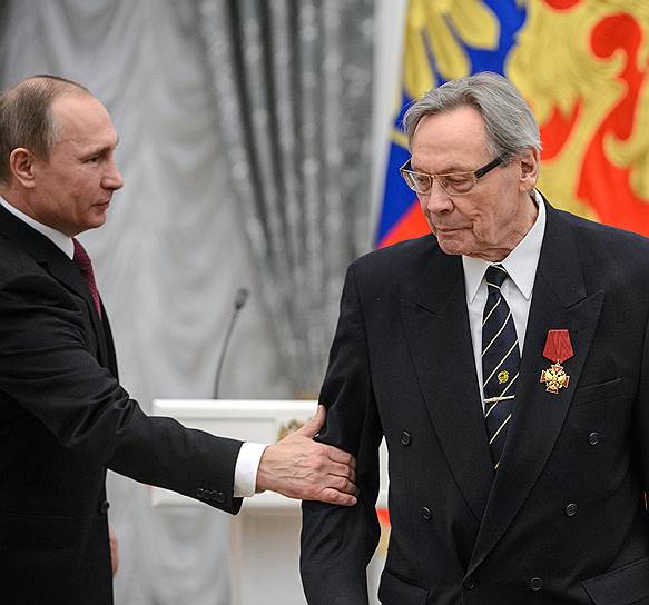 Владимир Путин и член президиума РАН Николай Лаверов