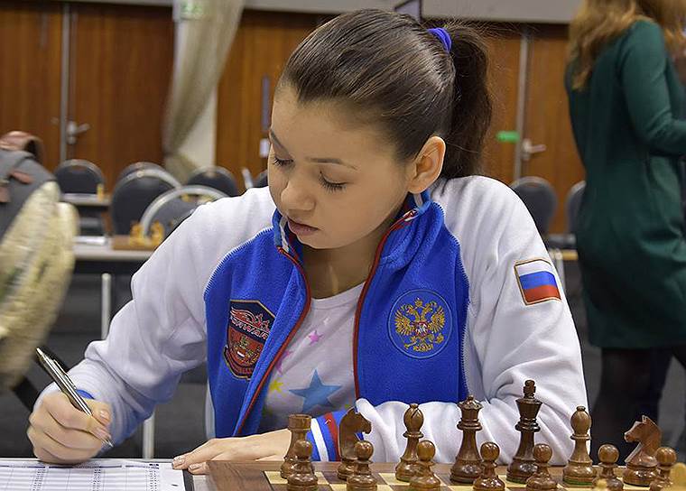 На командных чемпионатах Европы по шахматам в Рейкьявике мужская и женская сборные заняли первые места 