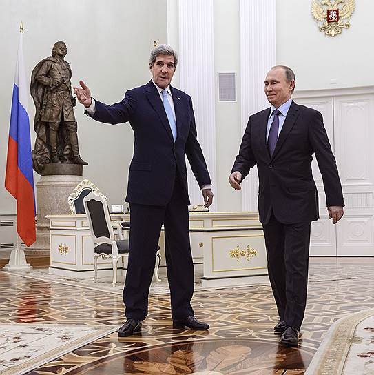 Москва, Россия. Госсекретарь США Джон Керри и Владимир Путин перед началом переговоров в Кремле 
