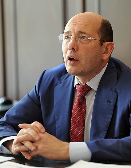 В июле 2015 года премьер-министр России Дмитрий Медведев объявил выговор председателю правления госкомпании «Российские автомобильные дороги» («Автодор») Сергею Кельбаху «за ненадлежащее исполнение возложенных на него должностных обязанностей»
