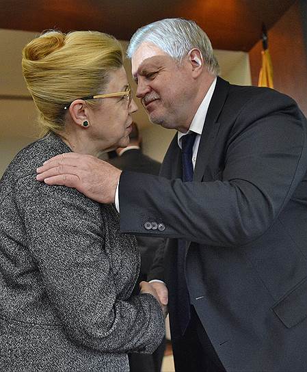 Елена Мизулина: «Когда вступала в “Яблоко”, то надеялась, что в России появится массовая серьезная влиятельная демократическая сила. Поэтому внутри “Яблока” я всегда была сторонником того, чтобы “Яблоко” объединило всю демократическую оппозицию» (8 июня 2013 года в интервью «Эхо Москвы»)
