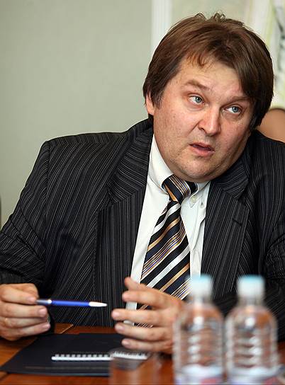 Михаил Емельянов: «“Единая Россия” — это партия, которая стоит за сочетание принципов демократии и патриотизма. Только это может сделать Россию вновь процветающей великой державой» (5 апреля 2006 года в комментарии «Парламентской газете»)
