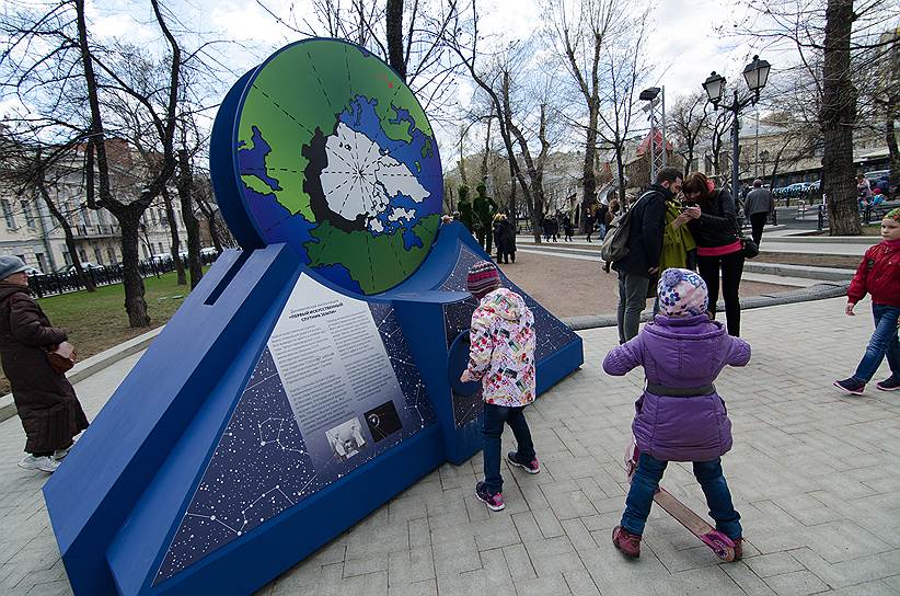 Три кинетические машины на Тверском бульваре — «Изобретение велосипеда», «Первый искусственный спутник Земли» и «Первый в мире вертолет» — потребовали еще 2,2 млн рублей