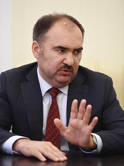 Все, что касается учета пенсионных прав, будет у нас. Все, что касается работы с теми, кто платит взносы, переходит в налоговую службу. Задача — избежать сбоев в передаче информации из налоговой к нам 