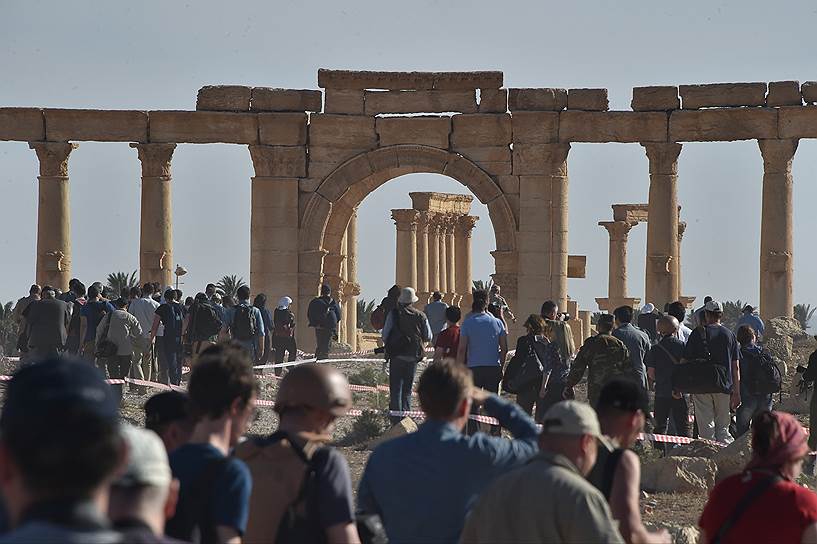 Пальмира, входящая в список Всемирного наследия ЮНЕСКО, была освобождена сирийскими войсками от боевиков «Исламского государства» в конце марта 