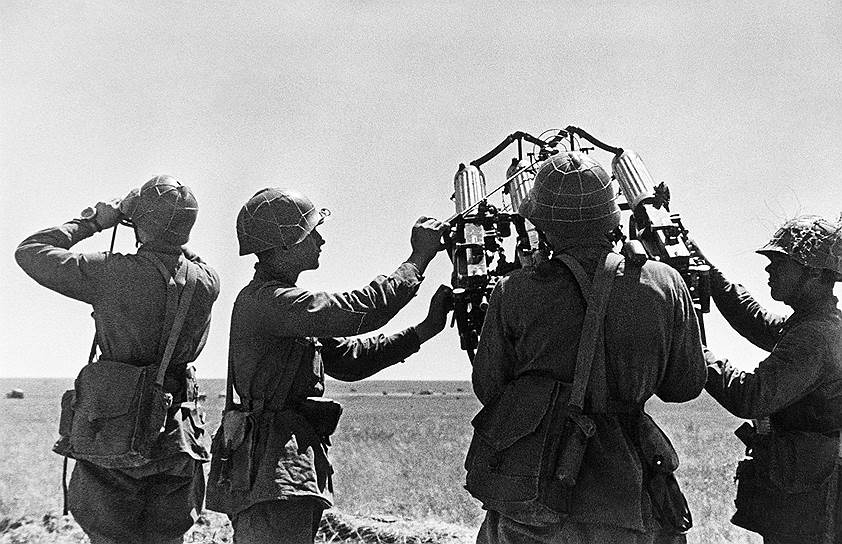 С 1934 по 1938 год на советско-маньчжурской границе произошло около 30 боевых столкновений, которые, в конечном счете, вылились в ожесточенный вооруженный конфликт у озера Хасан. Красная армия хоть и допустила ряд ошибок, однако нанесла японцам решительное поражение. Впрочем, сразу же после окончания конфликта Токио начал готовить планы нового нападения на СССР 