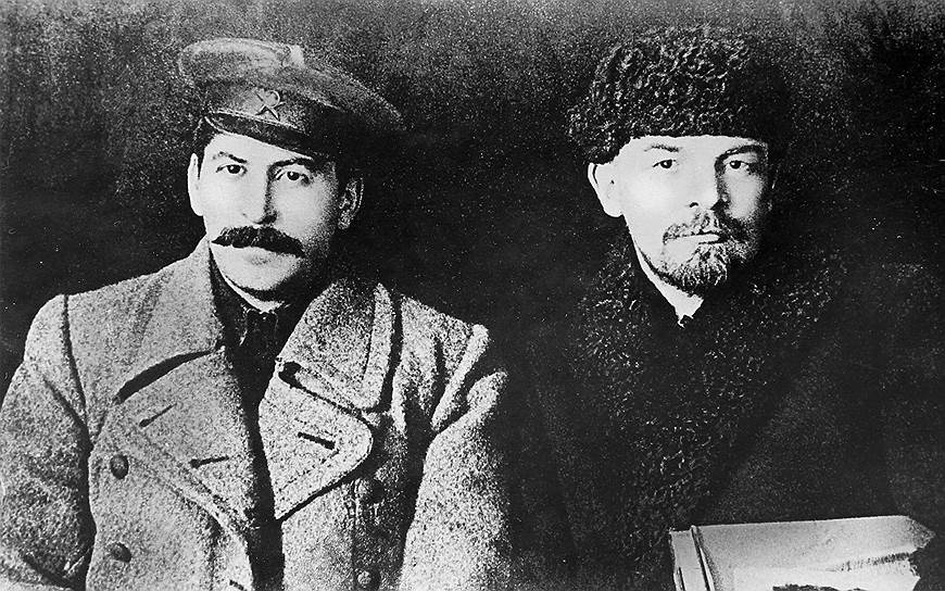  Еще в мае 1924 года на XIII съезде партии было оглашено «Письмо Ленина» («Завещание Ленина»), в котором Сталин характеризуется, как  «слишком грубый для должности генсека». Кроме того, в нем Ленин предлагает «обдумать способ перемещения Сталина с этого места». Несмотря на критику, Сталин сохранил пост 