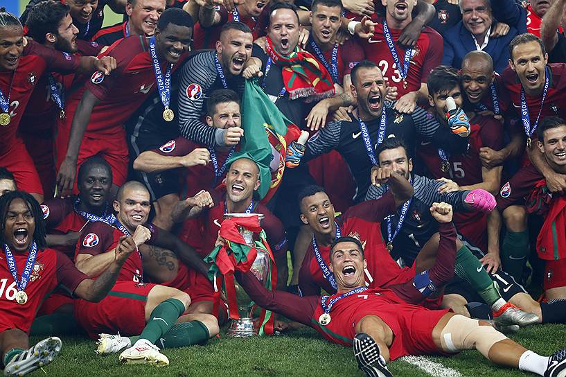 Сборная Португалии впервые выиграла чемпионат Европы по футболу 