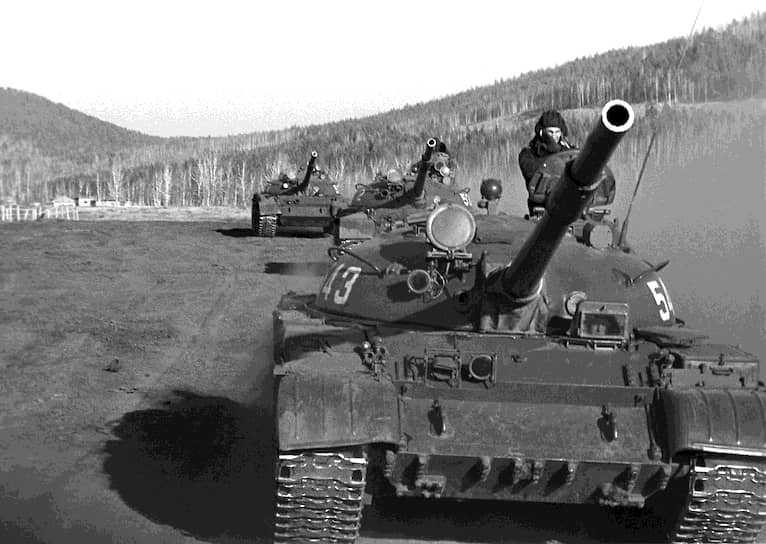 В 1945 году был изготовлен образец нового танка Объект 137 (Т-54). Производство модификаций Т-34 продолжалось до 1959 года. Всего было выпущено около 17 тыс. машин. Кроме СССР, выпускали в Китае, Северной Корее, Польше и Чехословакии 