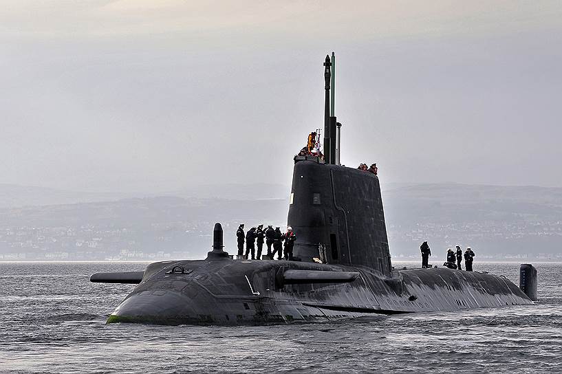 27 августа 2010 года в строй была введена британская атомная подлодка HMS Astute стоимостью £1,6 млрд ($2,4 млрд). Также заложены еще две подлодки этого класса водоизмещением 7,2 тыс. т, длиной 97 м, способных нести 38 крылатых ракет типа Tomahawk с дальностью полета 2 тыс. км. 22 октября 2010 года первая из этих подлодок села на мель близ северо-западного побережья Шотландии. В марте 2013 года на вооружение была принята вторая подлодка этого класса — Ambush, 20 июля 2016 года в ходе учений столкнувшаяся с торговым судном у берегов Гибралтара. Всего на вооружении состоят три подлодки данного типа 