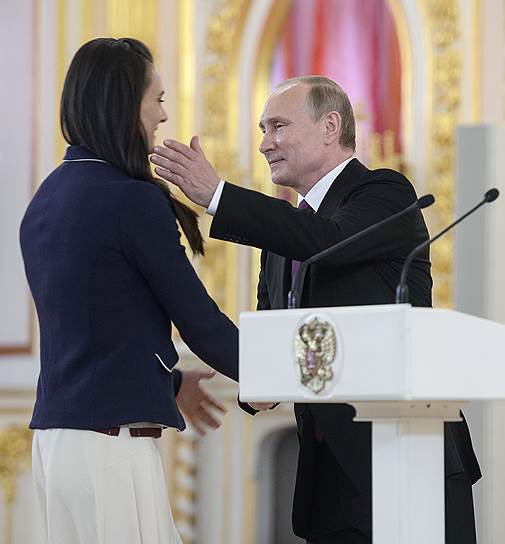 Владимир Путин и двукратная олимпийская чемпионка Елена Исинбаева 