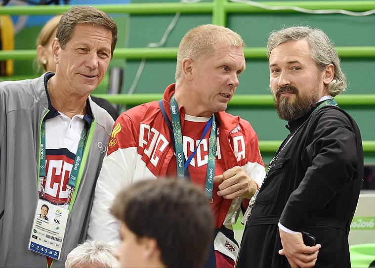 Слева направо: президент Олимпийского комитета России Александр Жуков, специальный корреспондент Андрей Колесников и духовный наставник Олимпийской сборной России, протоиерей Андрей Алексеев  