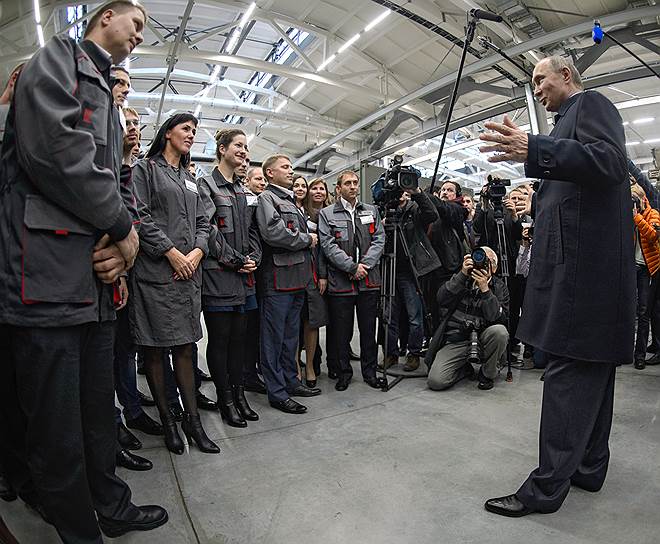 Президент России Владимир Путин (справа) 