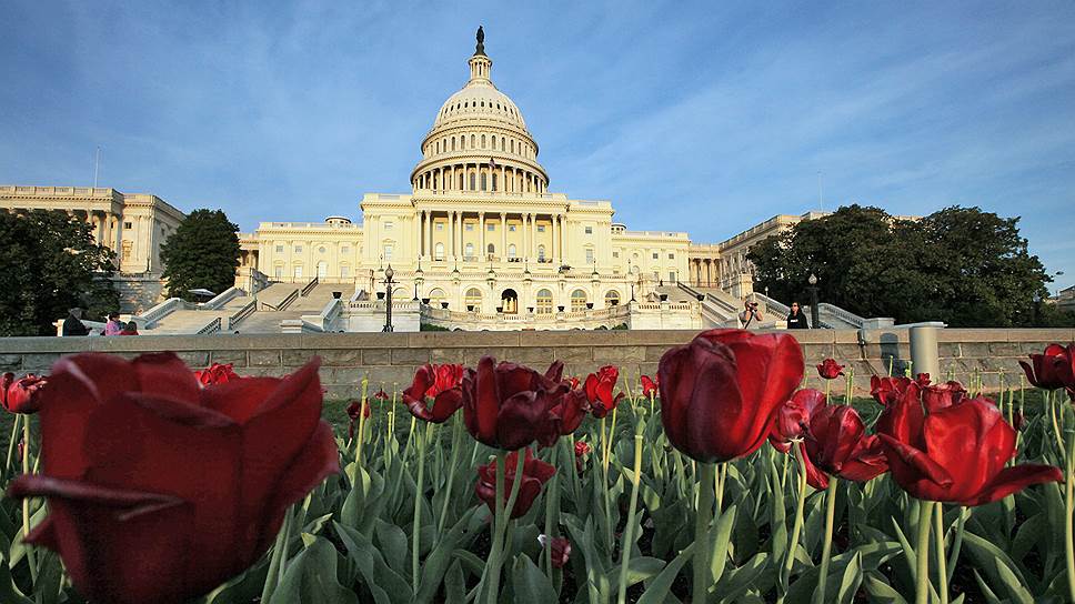 28 сентября.  Конгресс США впервые в истории отверг вето президента страны Барака Обамы. Решение конгрессмены приняли по закону, который разрешает семьям жертв терактов 11 сентября 2001 года подавать в суд на Саудовскую Аравию 