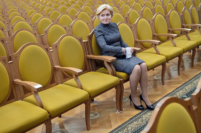 28 сентября. Правительство разрабатывает законопроект о «налоге на тунеядство». Как сообщила вице-премьер Ольга Голодец, предполагается, что неработающие граждане будут платить за использование социальной инфраструктуры 
