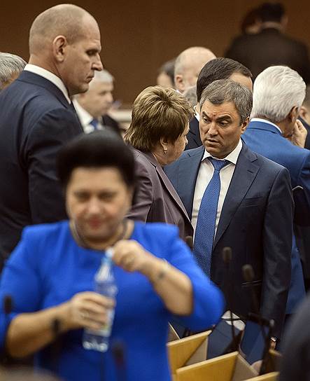 Спикер Госдумы Вячеслав Володин и депутат «Единой России» Александр Карелин снова работают и сидят в Госдуме бок о бок, как несколько лет назад 