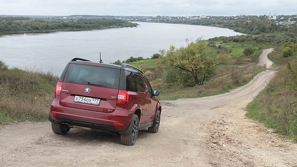 Автомобиль оснащается ассистентом спуска с горы