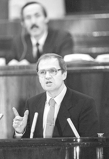 Валерий Зорькин сумел не просто проработать в КС с момента его создания, но и вернуться на пост его председателя