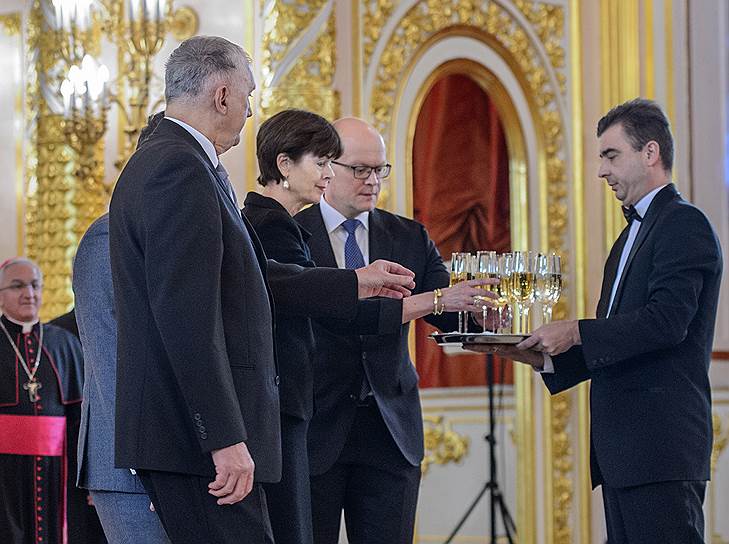 Слева направо: чрезвычайный и полномочный посол Черногории Игор Йовович, чрезвычайный и полномочный посол Королевства Нидерландов Регина Вероника Мария Бос и чрезвычайный и полномочный посол Финляндская Республика Микко Тапани Хаутала