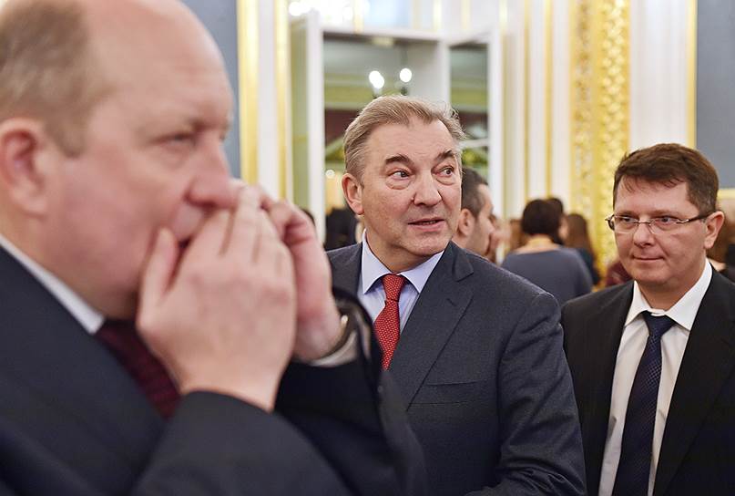 Депутат Госдумы Владислав Третьяк (в центре) 