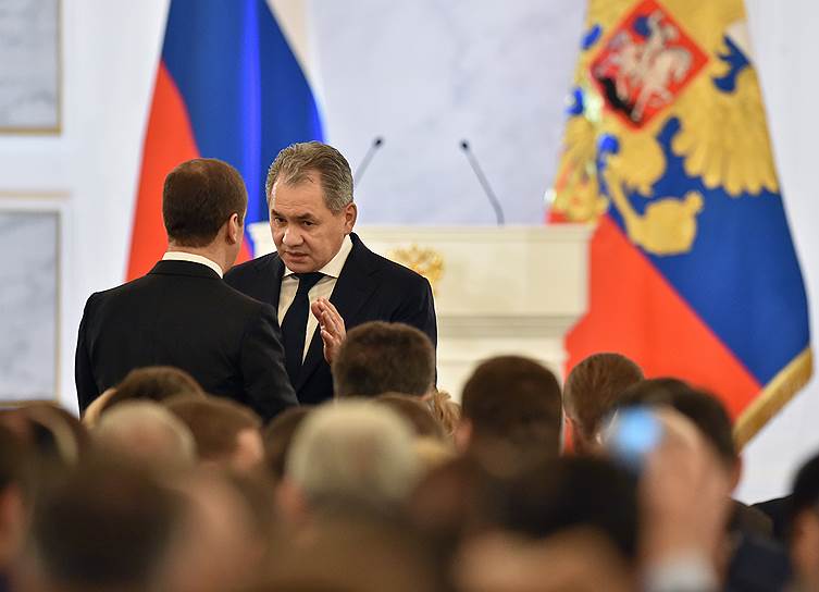Министр обороны Сергей Шойгу и премьер-министр Дмитрий Медведев 