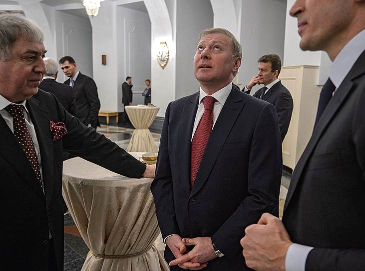 Президент ОАО НК «Русснефть» Михаил Гуцериев (слева) и президент ОАО «Группа Альянс» Муса Бажаев  