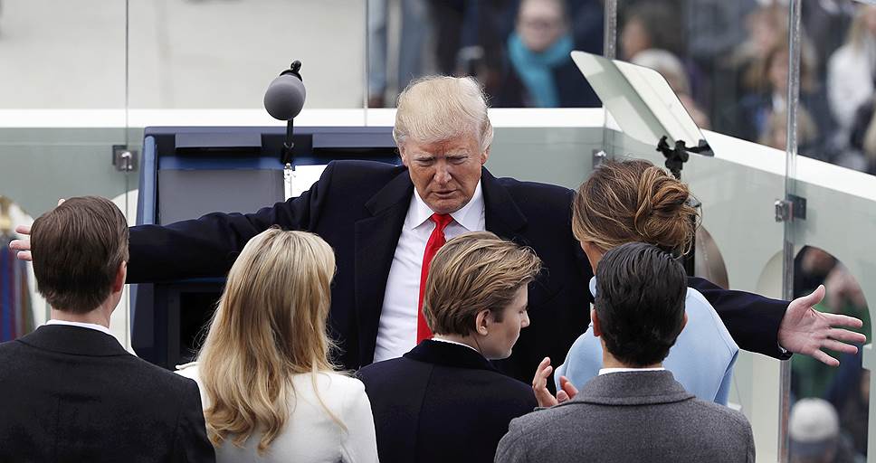 Президент Дональд Трамп с семьей