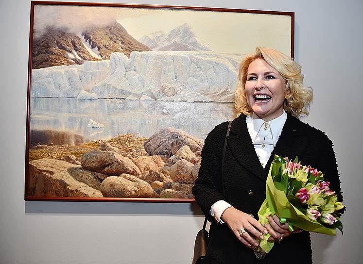 Жена президента Федерации дзюдо России Екатерина Анисимова во время церемонии открытия выставки Ивана Шультце в усадьбе Муравьевых-Апостолов
