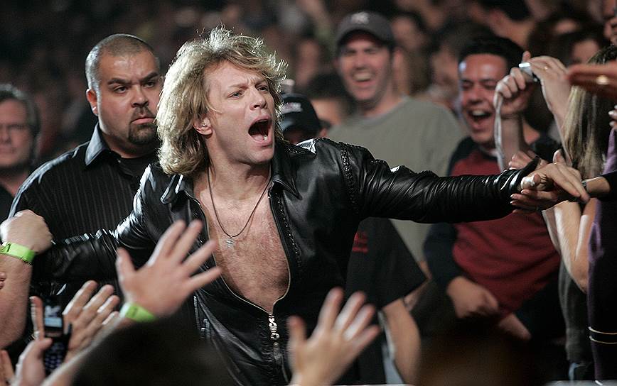 Сольные проекты участников Bon Jovi не имели такого успеха, как группа. Поэтому в 1995 году коллектив выпустил очередной совместный альбом «These Days», который стал мультиплатиновым. Через несколько лет появился хит «It's My Life», который для многих стал визитной карточкой группы