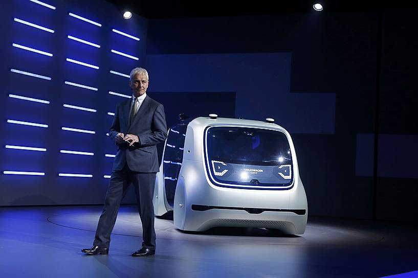 Volkswagen CEO Маттиас Мюллер представляет концепт-кар Sedric