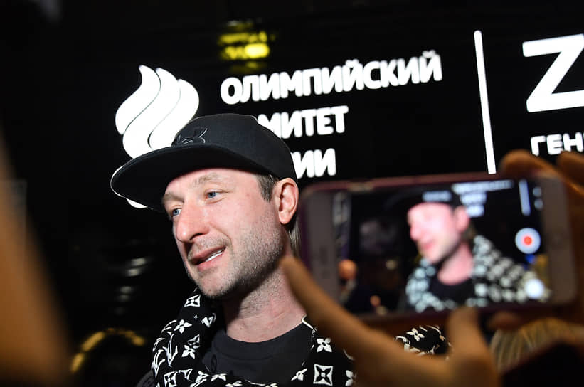 В 2017 году Плющенко открыл собственную школу фигурного катания «Ангелы Плющенко». С 2020 года спортсмен является одним из тренеров сборной России по фигурному катанию 