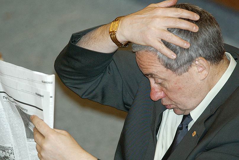 Андрей Афанасьевич Кокошин. В 1991 году возглавил группу экспертов при президенте РСФСР по военно-политическим вопросам. Был кандидатом на пост министра обороны. В 1992–1997 годах — первый замминистра обороны. В 1998 году — секретарь Совбеза, покинул пост после неудачной попытки добиться выдвижения Юрия Лужкова в премьеры. Был депутатом Госдумы III, IV и V созывов. Декан факультета мировой политики МГУ, академик РАН