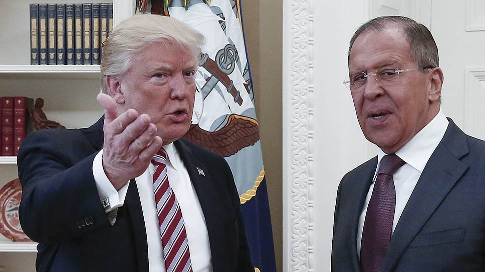 Президент США Дональд Трамп (слева) и глава МИД РФ Сергей Лавров