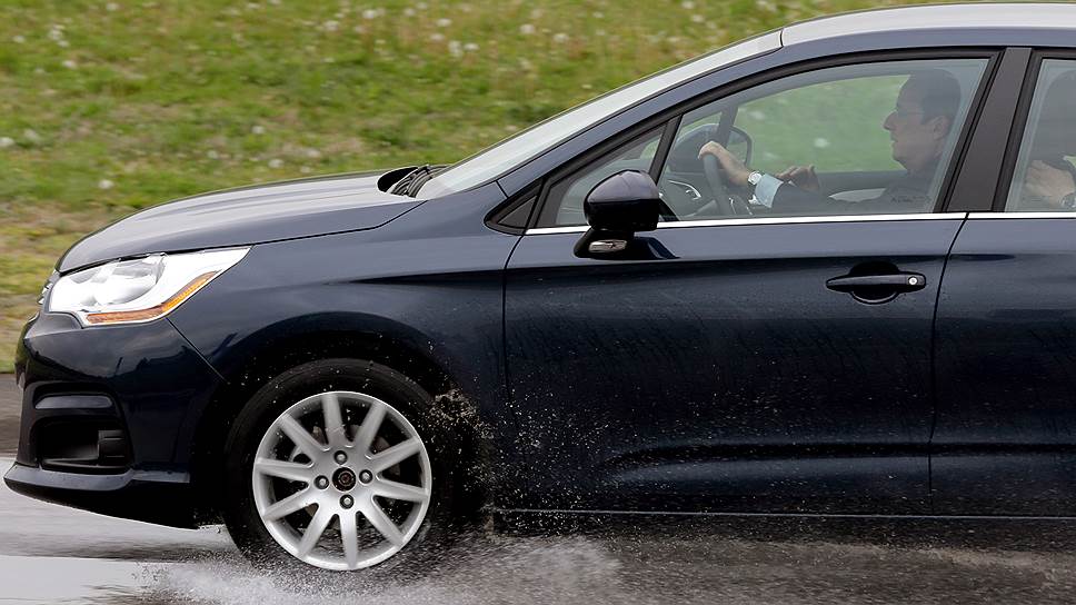 Франсуа Олланд за рулем Citroen 
