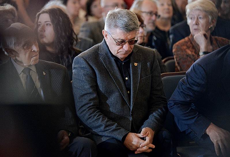 Режиссер Александр Сокуров 